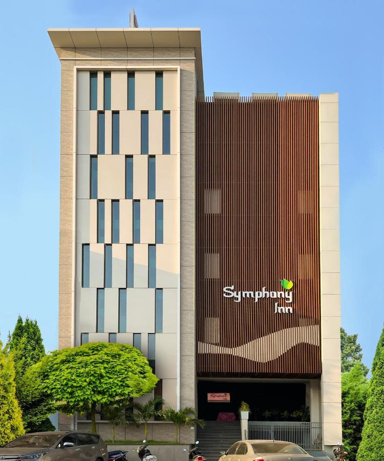 Symphony Inn Веллуру Экстерьер фото